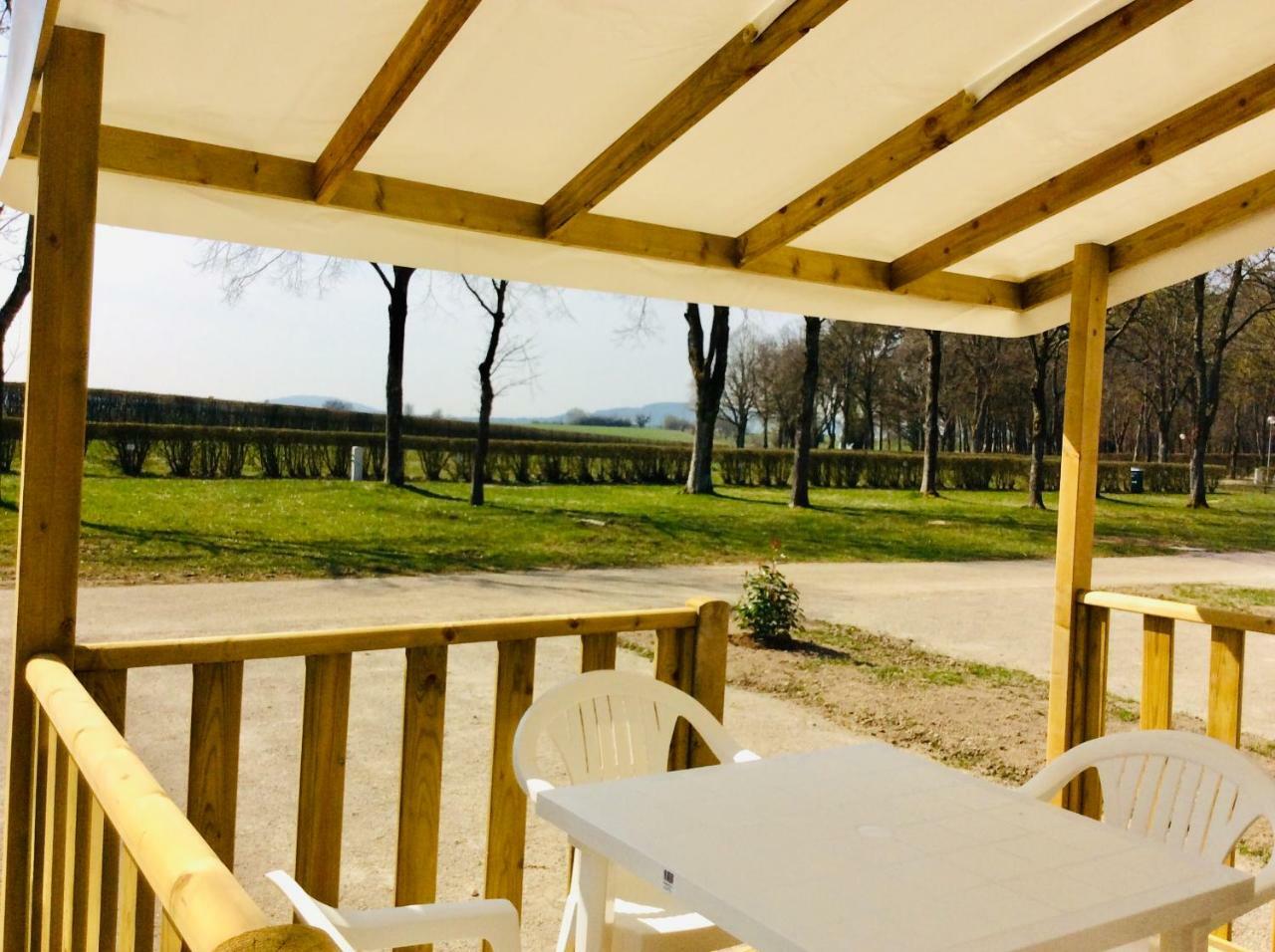Camping De Contrexéville Екстериор снимка