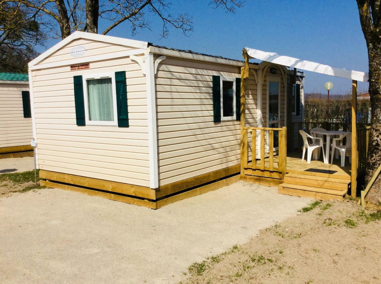 Camping De Contrexéville Екстериор снимка